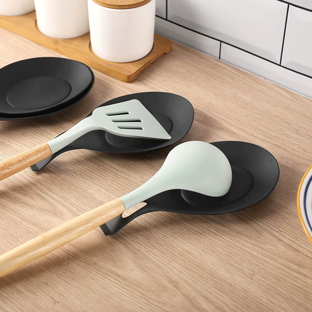 2/4PCS Silicone Spoon Rest Spatula Holder Insulation Spoon Shelf Kitchen Utensils Placemat Tray for Home Kitchen Accessories